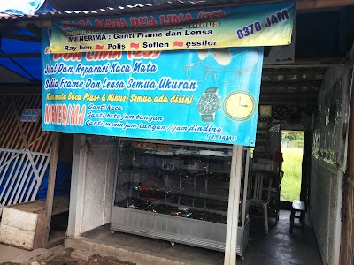 Kaca Mata Dua Lima dan Servis Jam Tangan