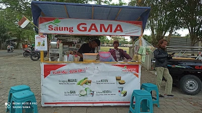 Saung GAMA alun alun Gandrungmangu