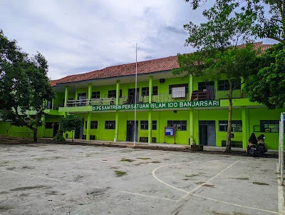 Pondok Pesantren Persis 100