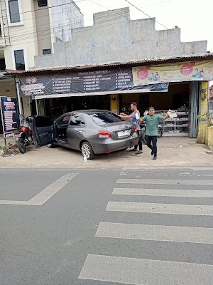 Bengkel Pintu Mobil Azdril Motor