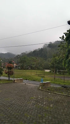 Lapangan karang tengah