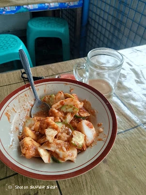Kedai Rujak Mateng & Mentah Ibu Nadiyah