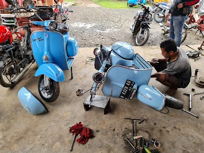 Hari montir vespa cilacap