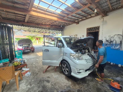 SERVICE DAN PERAWATAN AC MOBIL MOBIL SUMPIUH MUJI SERVICE