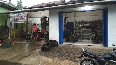 BENGKEL MOTOR KANA