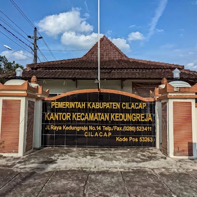 Rumah Dinas Camat Kedungreja