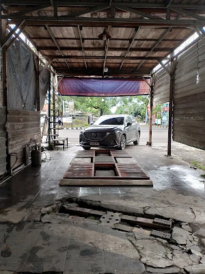 Sunshiny Car Wash