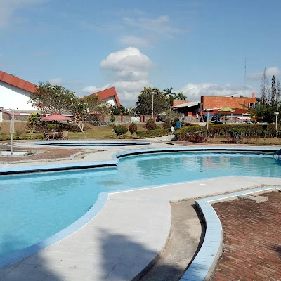 Kolam Renang Dewasa