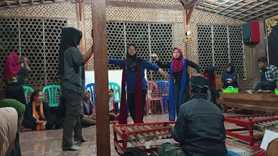 PADHEPOKAN SENI BANYU BIRU