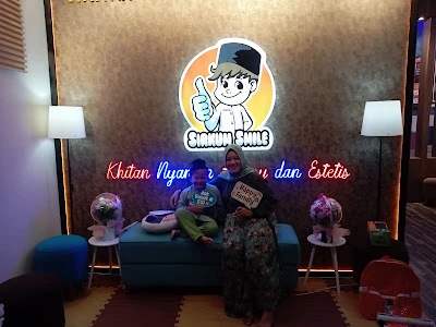 Sirkum Smile Indonesia (Cilongok Khitan Center)