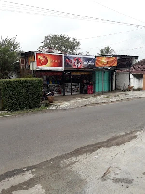 Toko Luwes (Jual Mainan, Gas, Rokok, Dll)
