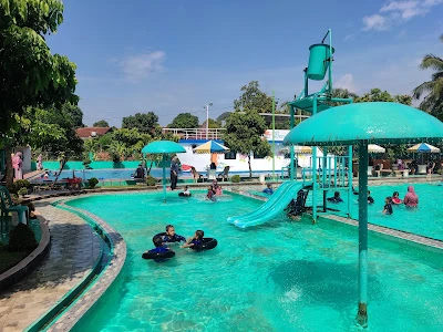Kolam Renang Banyu Bening