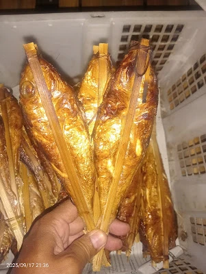 Jual ikan asap dan pindang