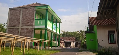 Ponpes dan Madrasah Diniyah Roudlotussa'adah
