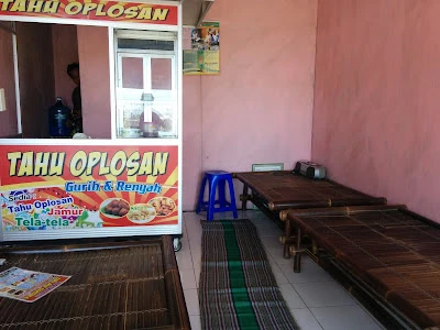 Warung Sate Ibu Ria Sumale