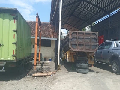 Bengkel Mobil Dan Truk Sugeng