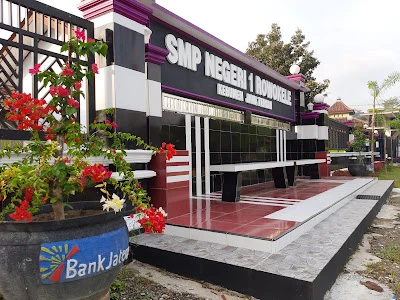 SMP NEGERI 1 ROWOKELE