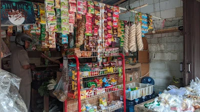 Warung Latiyem (Lati Mart)