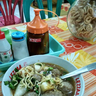 Soto Bakso Mendowan Ibu Wiwi
