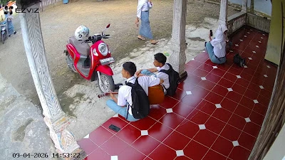 Kost dan jual Es batu Bu Yati Doplang