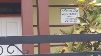 drg. Titien Erosiati