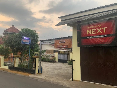 KOST BU TUTI