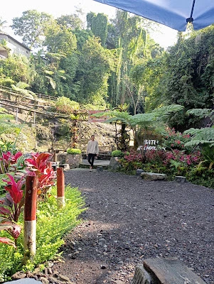 Warung manakala curug pete