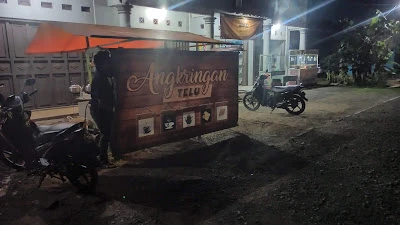 ANGKRINGAN TELU