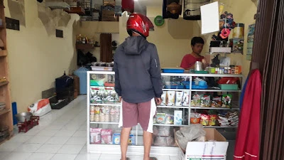 Kios burung kicau toni prembun