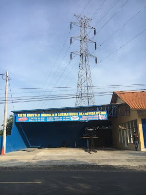 Toko Dan Cucian Mobil Tirto Bantolo