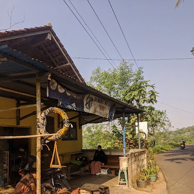 Bengkel motor LEBAK