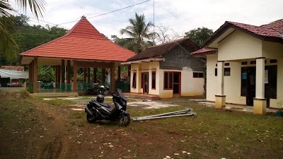 Balai Desa Cilongkrang