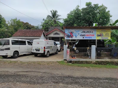 AUTO GARAGE 13