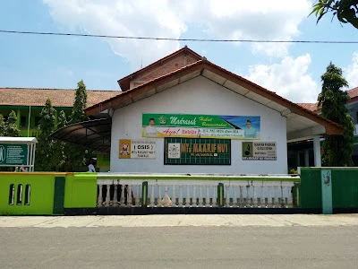 MTs Ma'arif NU 1 Rawalo