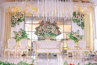 Oki Wijayanti Wedding ( Rias & Decor