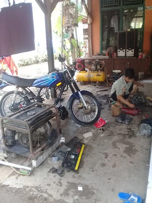 Bengkel Motor Mbah Ahmad