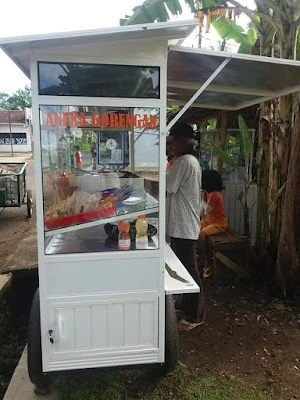 Jajanan cireng piscok,lumpia dan gorengan
