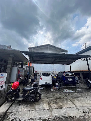 Hank S 65 Car & Motor Wash