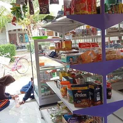 Warunge Pak Komarudin