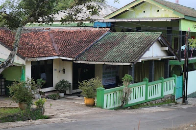 Pondok Pesantren Putra Putri Anwarush Sholihin Teluk Purwokerto
