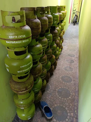 Pangkalan gas LPG 3 KG putri