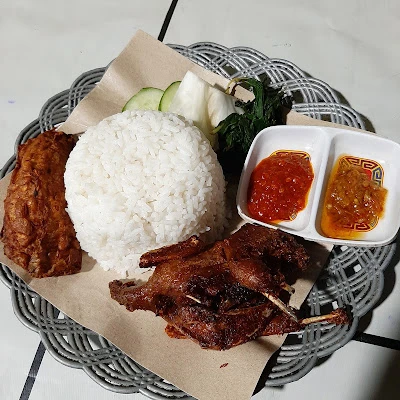 Ayam Bakar & Goreng Mbak Tuti
