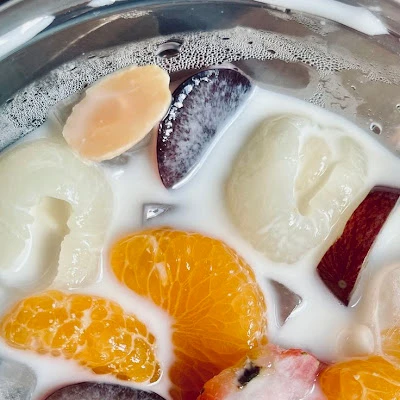 Bakul rujak pop ice anake jus buah anake gorengan