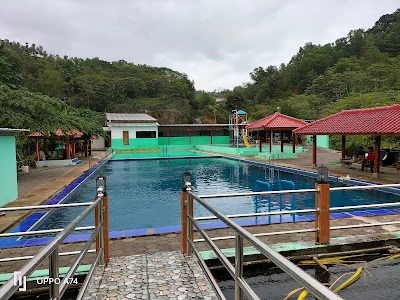 Kolam renang NAGA LIAR