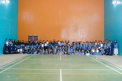 Meja Belajar Pusat