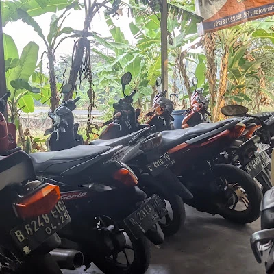 Jual beli onderdil motor