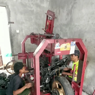 Kios nayla dan bengkel motor