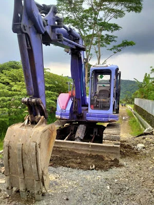 Kipli rent excavator
