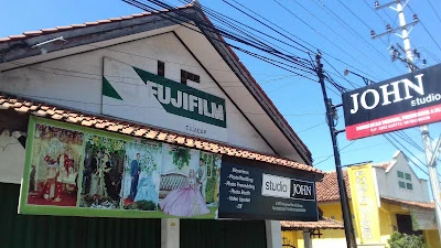 STUDIO JOHN