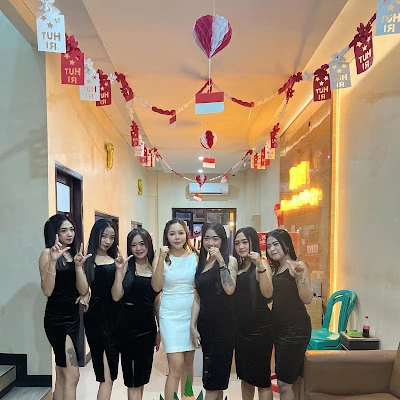 LESEHAN NGOPI DAN KARAOKE MISTERYUS DAN YAYASAN METAFISIKA